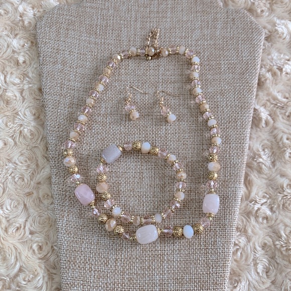 The Skyline Collection Pink Crystal Stone Necklace Set New In Bag - Picture 2 of 5